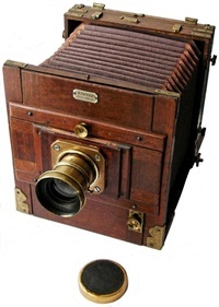 Форматная студийная камера 13х18, 1899 г.
